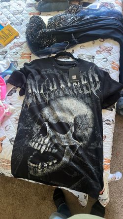 T shirt   Skull size large