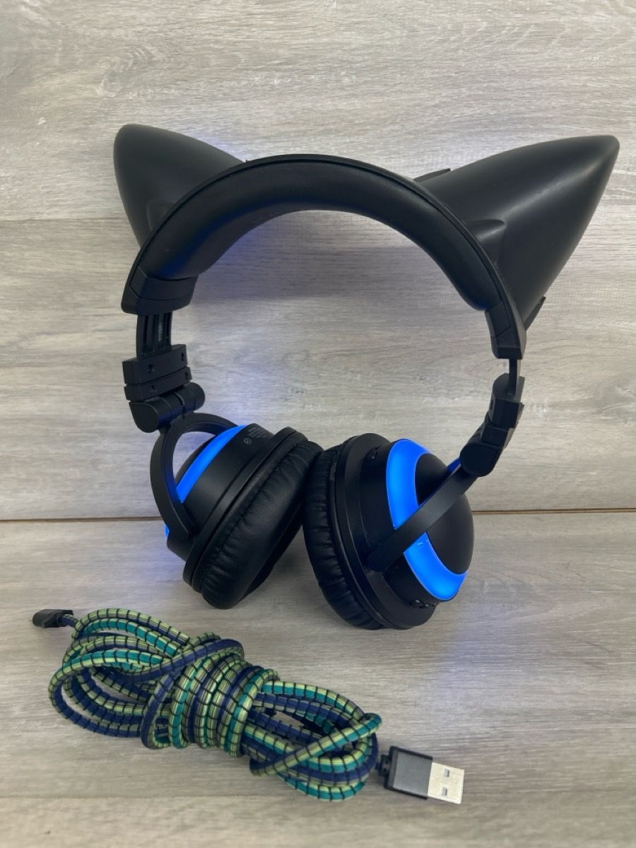 Brookstone Ariana Grande Wireless Cat Ear Headphones (PO1021937)