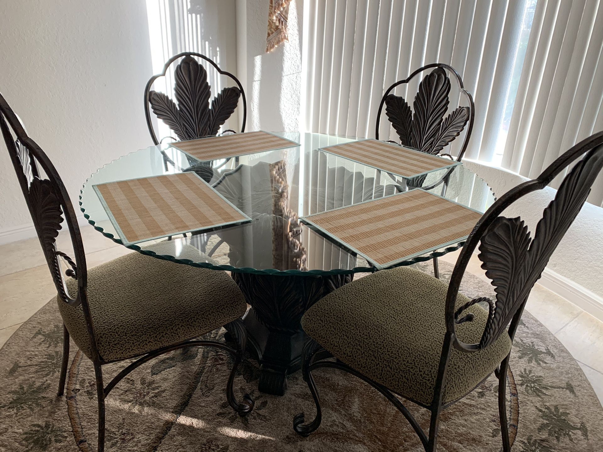 Eating kitchen dining glass table with 4 chairs