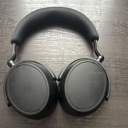 Sennheiser Momentum 4 Headphones
