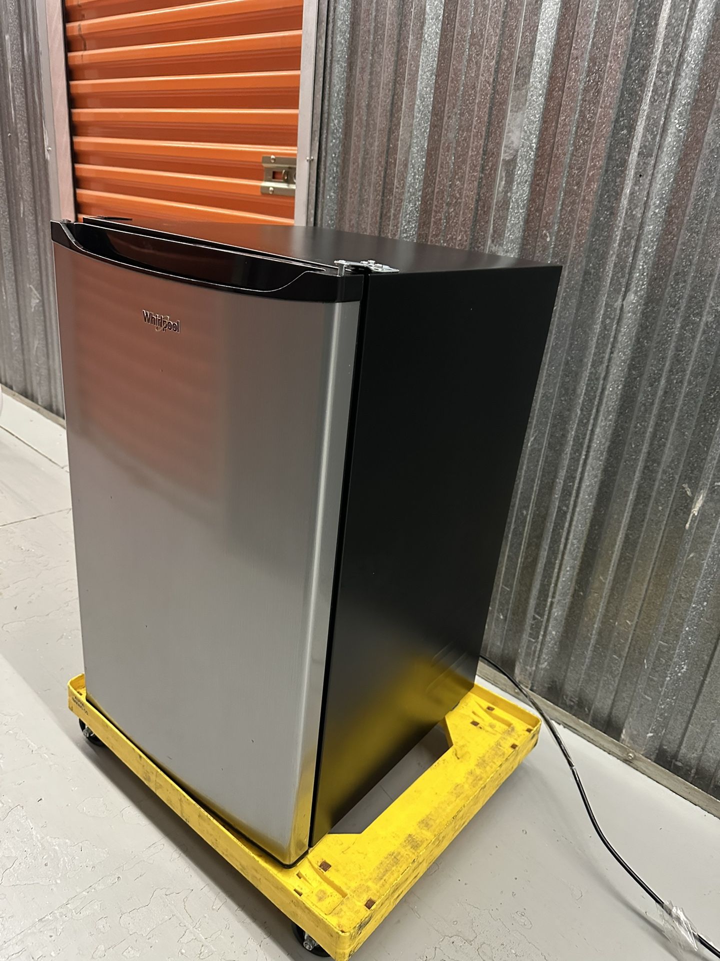 Whirlpool 4.3 Cu Ft Mini Refrigerator