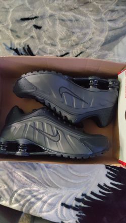 👟 SHOES FOR SALE - GREAT CONDITION 👟