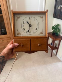 Vintage GE wall clock works great