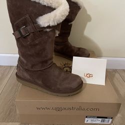 UGG Messenger Buckle Boots  Color Chocolate Sz 7 