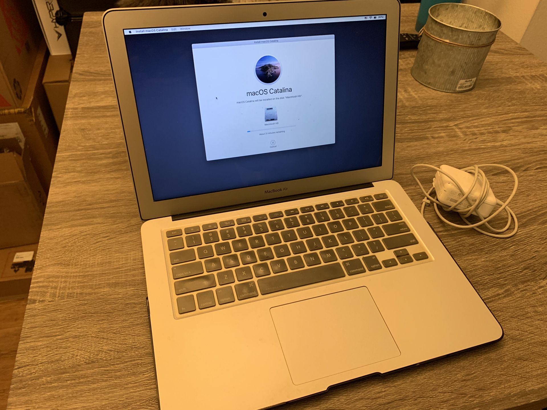 2014 MACBOOK AIR *Great Condition*