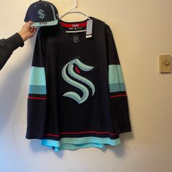 Hockey Jersey With Hat 