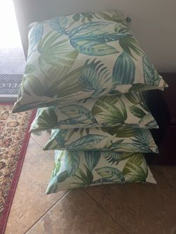 Large 24”Outdoor cushions get all four