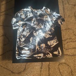 Nike Shirt Adult Medium