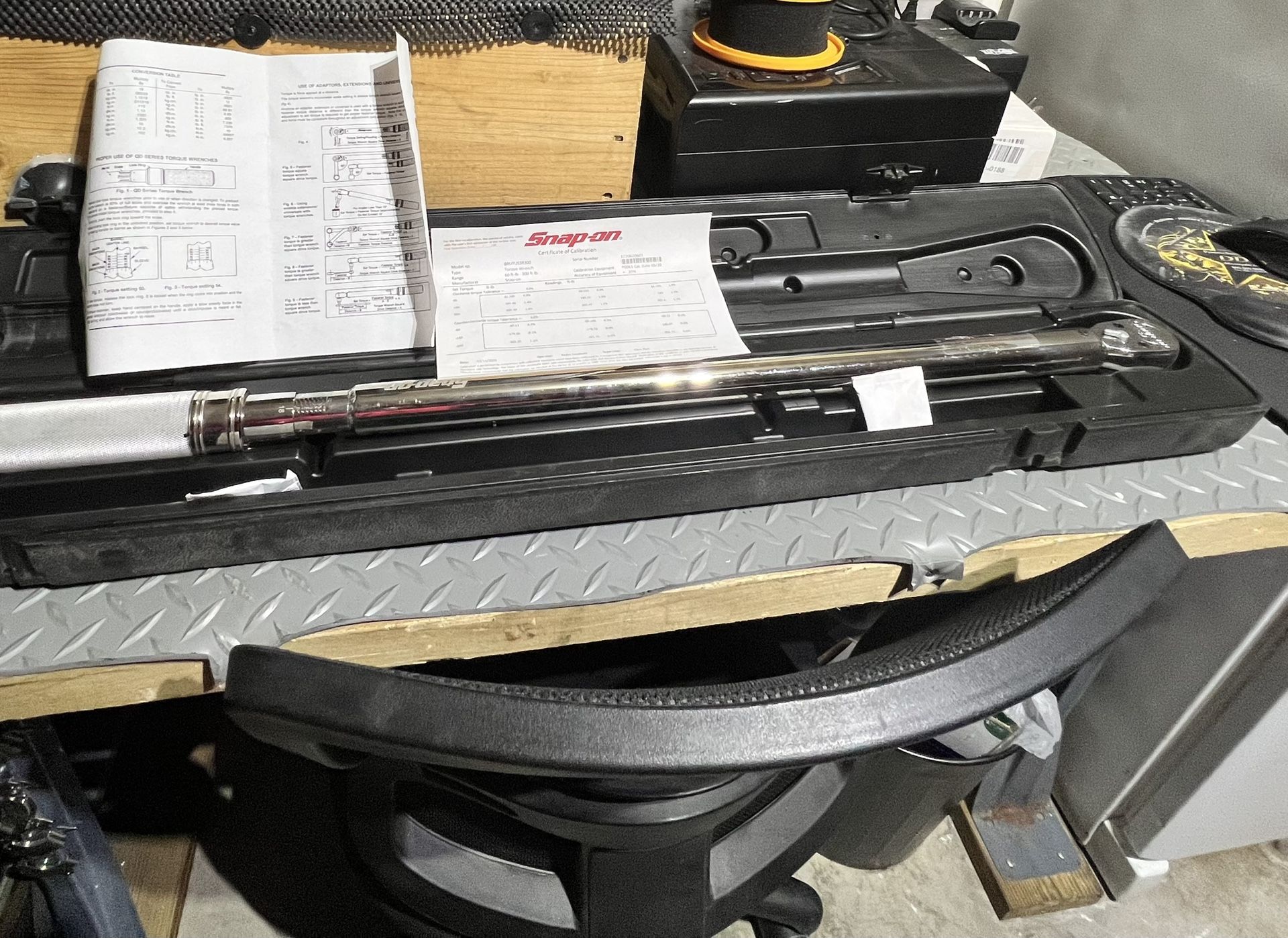 1/2 Dr. 60-300 Ftlbs Snap On Torque Wrench