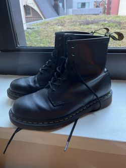 Doc Marten Boots Size 9 (M)