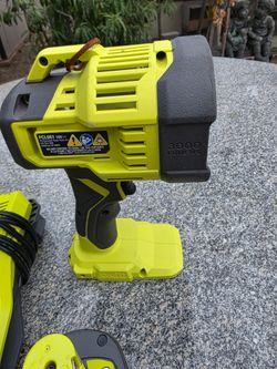 3000 lumens Ryobi light