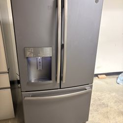 GE Refrigerator 