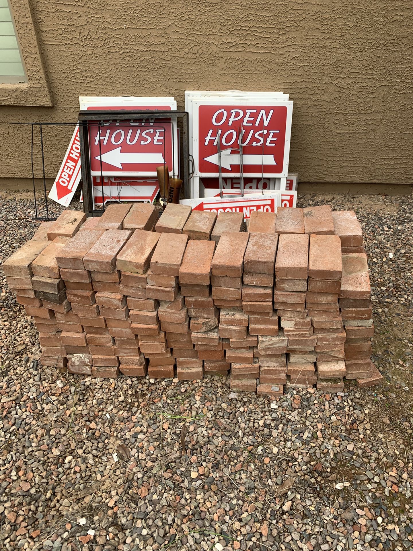 Free Bricks