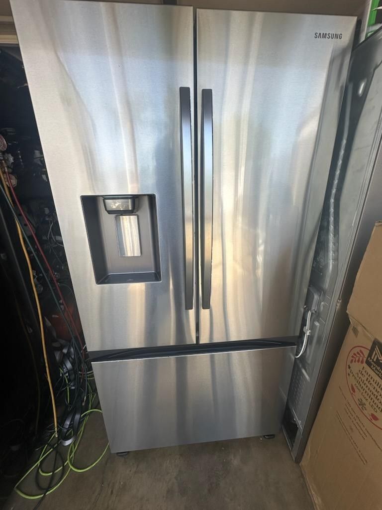 SAMSUNG SMART COUNTER DEPTH FRENCH DOOR REFRIGERATOR/ ICE BITE/ CUBE/ CRUSHED ICE