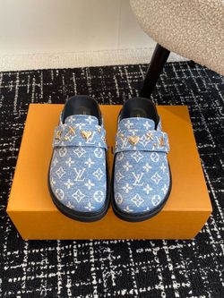 Women’s LV slides
