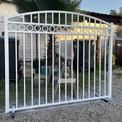 Metal Gate 