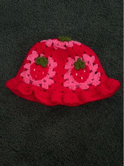 Strawberry bucket hat