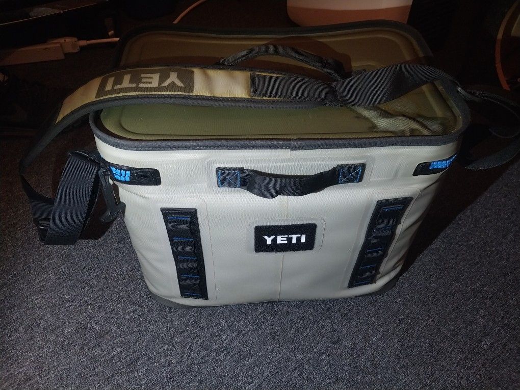 Yeti Hopper Flip 18