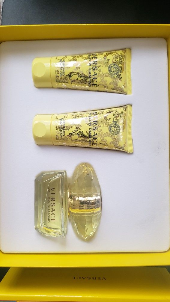 Versace Yellow Diamond Box Set