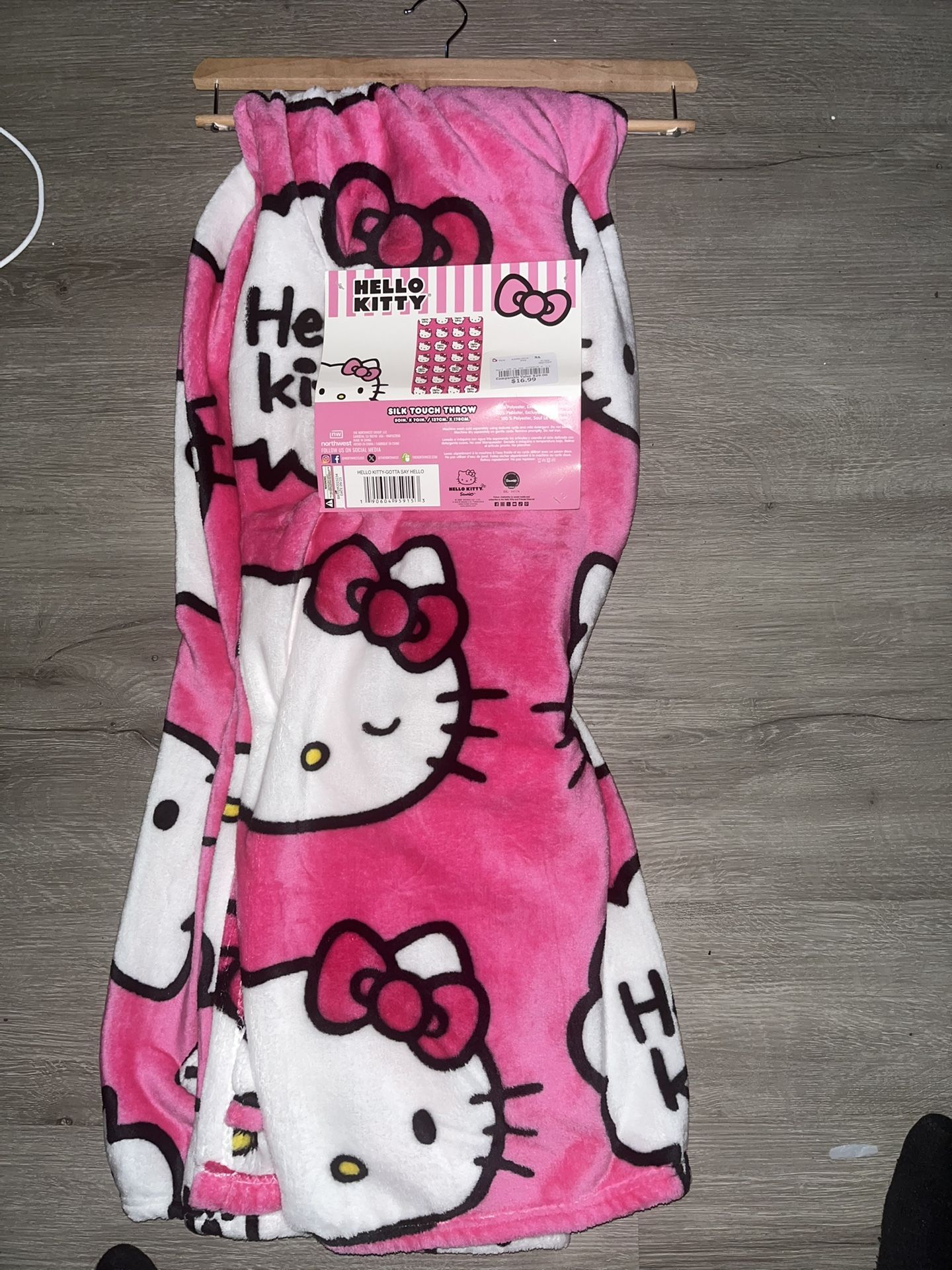 Hello Kitty Blanket 