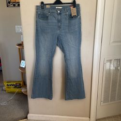 New With Tags Levi’s 34 x 32 Women’s 726 Flare High Rise Slim Through Hip & Waist 