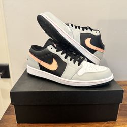 Jordan 1 Low Black/Bleached Coral/Grey Fog - 10.5