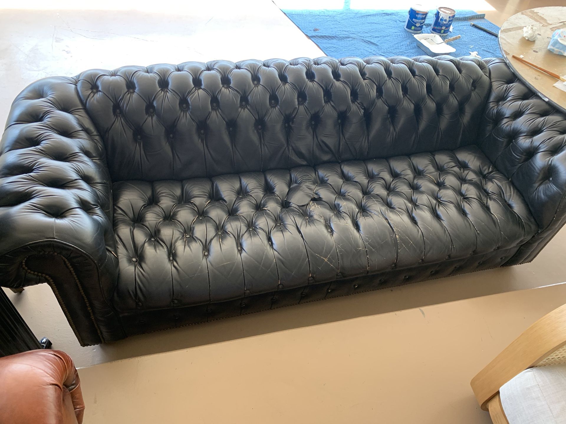 Man Cave Couch Sofa Chesterfield Style