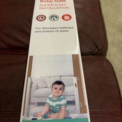 New Retractable Baby Gate – Still in Box! 