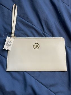 New Micheal Kors Clutch style purse