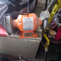 Central Machinery 6 In Bench Grinder