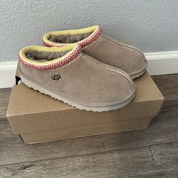 Ugg Tazz slippers (Brand new, kids)