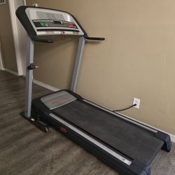 Treadmill with Incline Delivery Available 
