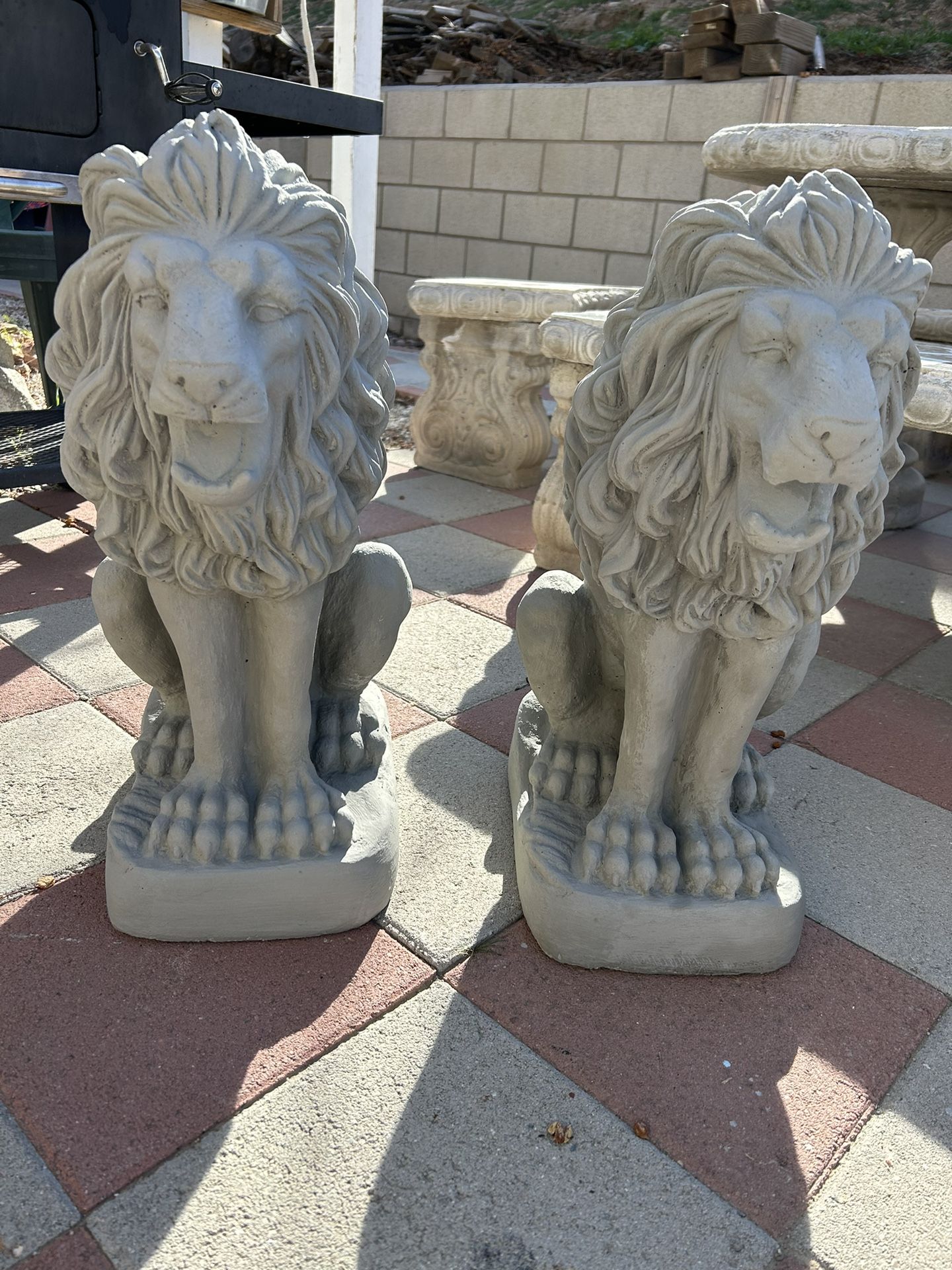 New Set Of Lions Made Out Of Cement Perfect Gift