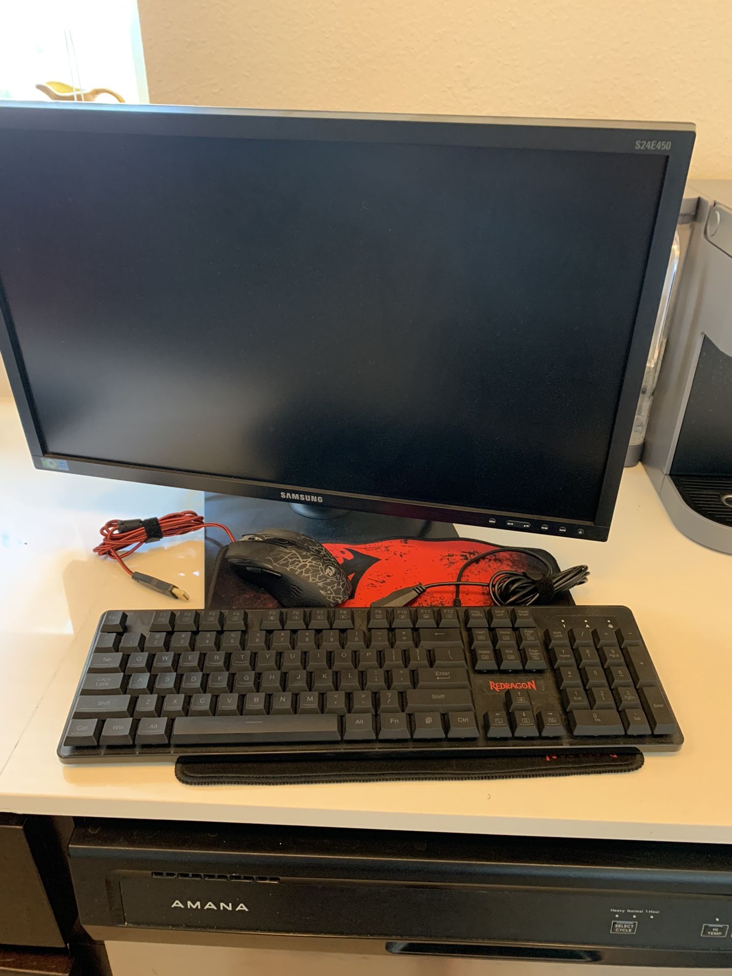 Computer Monitor With Light Up Keyboard, Mouse And Mouse Pad