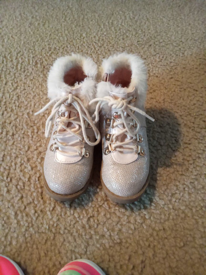Girls Juicy Couture Fur Boots  