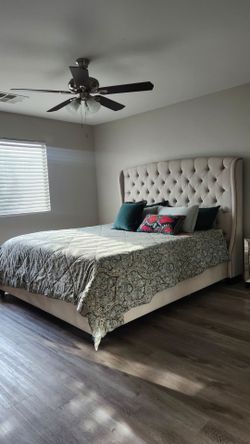 Living Spaces King Size Bed w/Tempurpedic mattress
