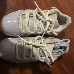 Pure Violet 11 Size 6 Them