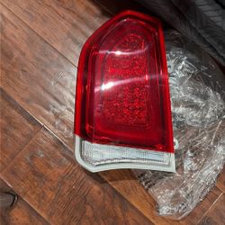 Tail Ligth  Chrysler 300 left Side          2015- 2023