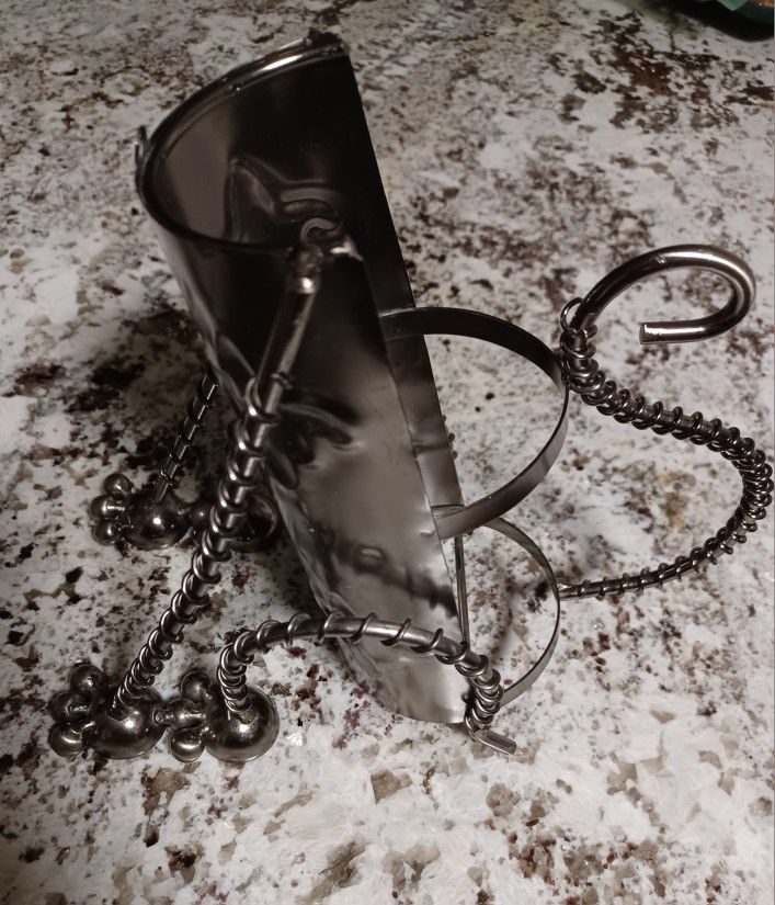 Sturdy Wine Bottle Holder