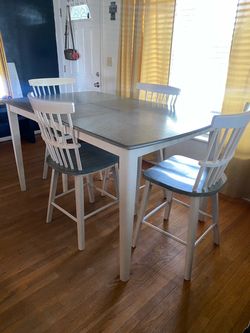 Counter Height Dining Table Set with 4 Chairs