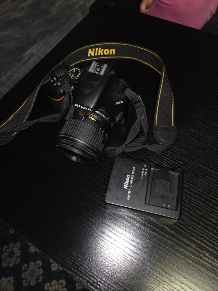 Nikon D3500 Camera