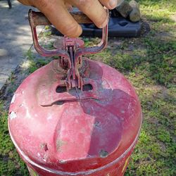 2 gallon gas can