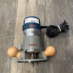 BOSCH 1617EVS 12 Amp Corded 1/4 Horse Power  Fixed-Base Router