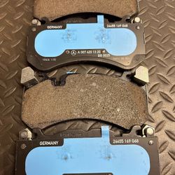 Mercedes-Benz Brake Pad Set