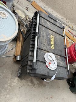 DeWalt Rolling Tool Box Cart