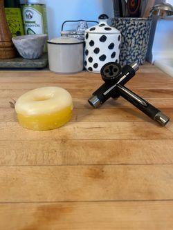 Independent Skate Tool and wax