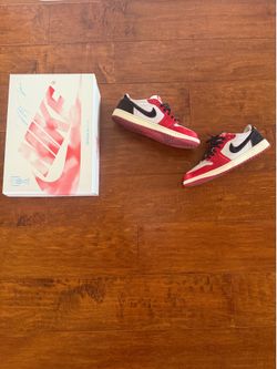 Jordan 1 Low Trophy Room Size 9.5