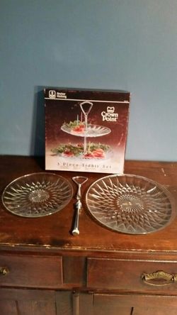Vintage 3 Piece Tidbit Serving Tray Set