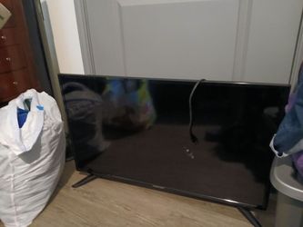 Color tv working great $40.00