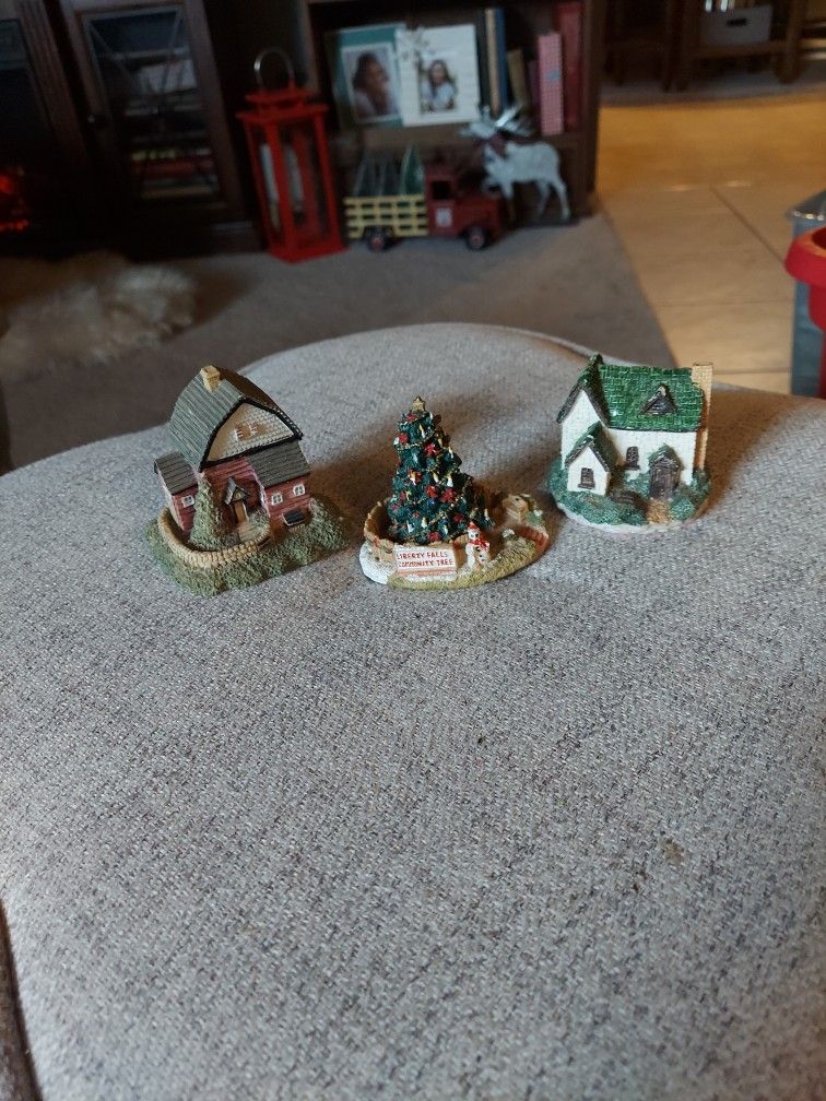 Mini christmas village